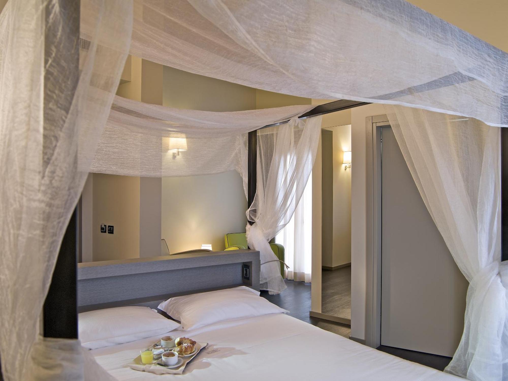 Harmony Suite Hotel Selvino Buitenkant foto