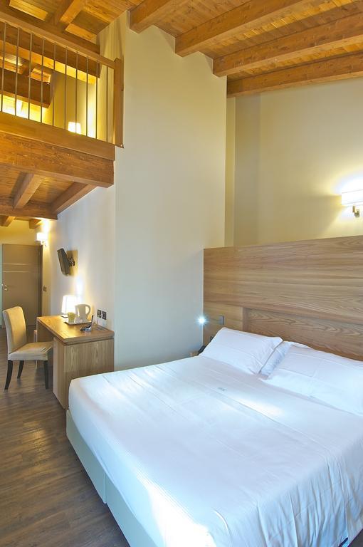 Harmony Suite Hotel Selvino Buitenkant foto