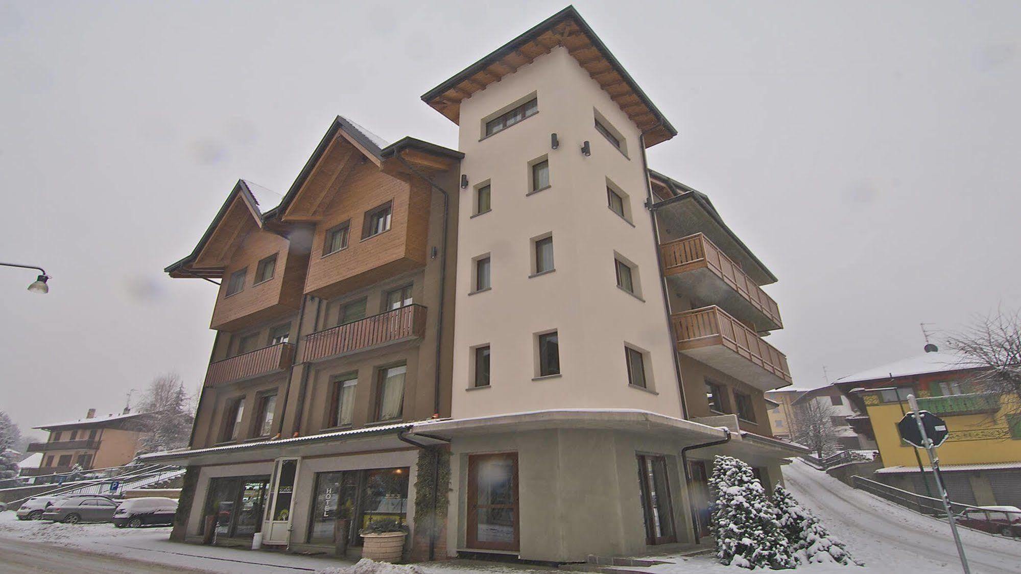 Harmony Suite Hotel Selvino Buitenkant foto
