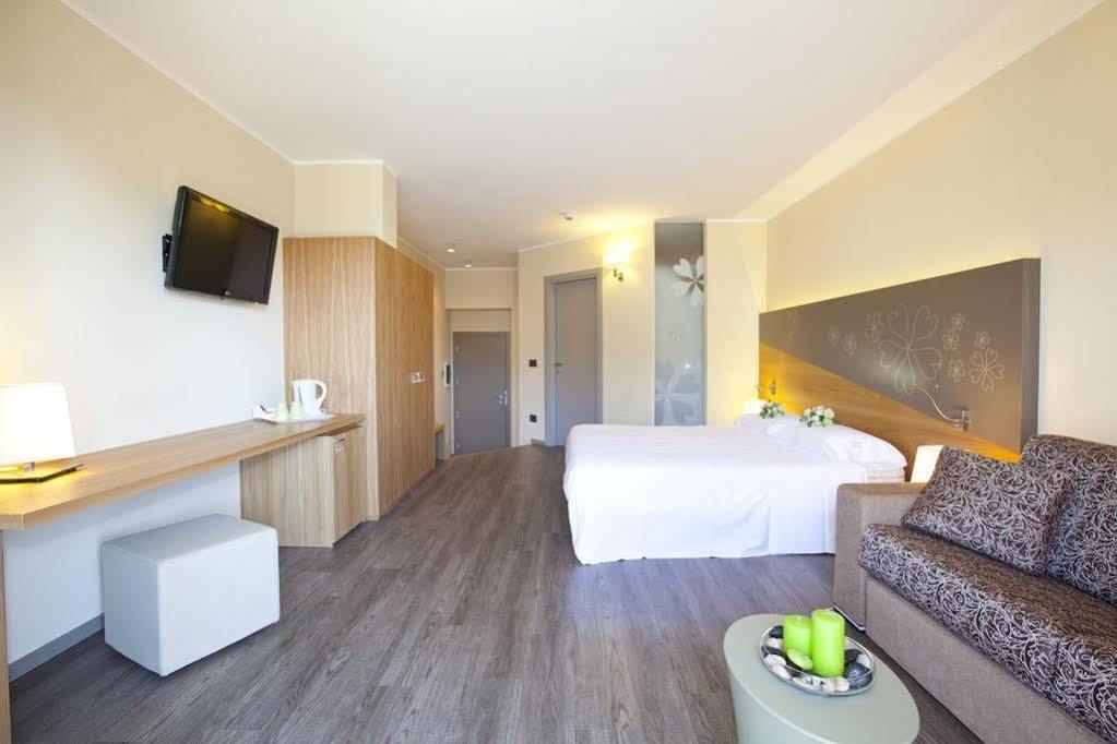 Harmony Suite Hotel Selvino Buitenkant foto